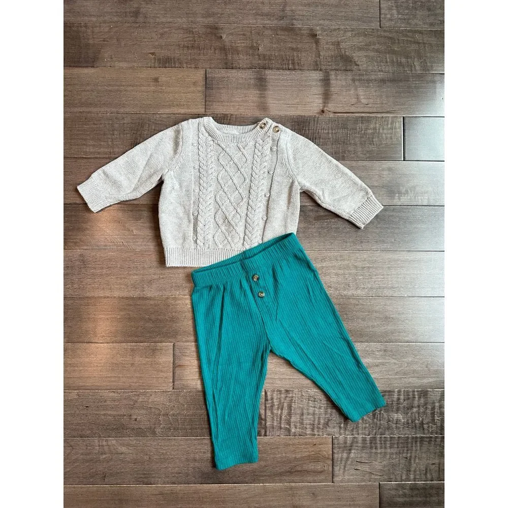 C&J Girls Sweater Outfit Set Size 3-6 Months